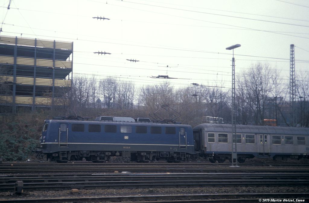 http://www.eisenbahnhobby.de/Aachen/247-12_110124_AachenWest_1988-02-21_S.jpg