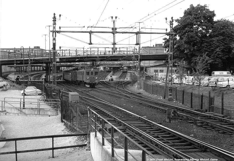 http://www.eisenbahnhobby.de/AlteAlben/1961-09-08_Stockholm_Bahnhof_Du_S.jpg
