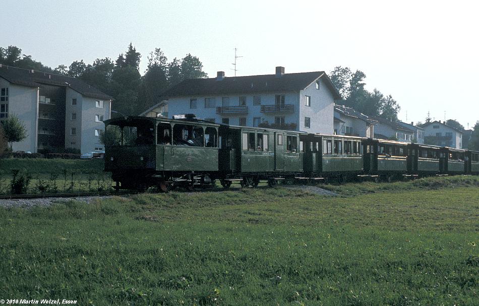 http://www.eisenbahnhobby.de/Chiemgau/73-38_Chiemseebahn_Krauss1813_Stock_6-8-77_S.JPG