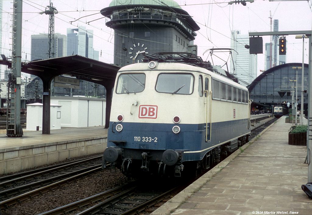 http://www.eisenbahnhobby.de/Frankfurt/296-26_110333_Frankfurt-M-Hbf_1996-09-18_S.jpg