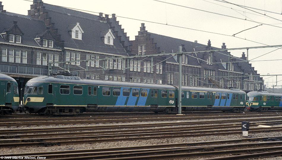 http://www.eisenbahnhobby.de/Holland/128-38_Bk275_Maastricht_15-7-79_S.JPG