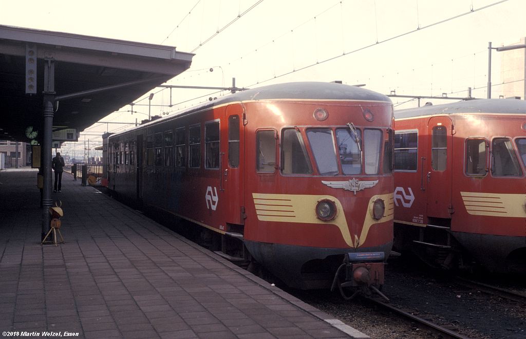http://www.eisenbahnhobby.de/Holland/142-12_ABD47_Heerlen_1980-01-27_S.jpg