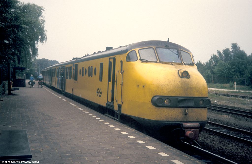 http://www.eisenbahnhobby.de/Holland/252-10_mBDk144_Venray_1989-07-25_S.jpg