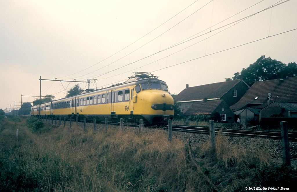 http://www.eisenbahnhobby.de/Holland/252-12_Bk1744_America_1989-07-26_S.jpg