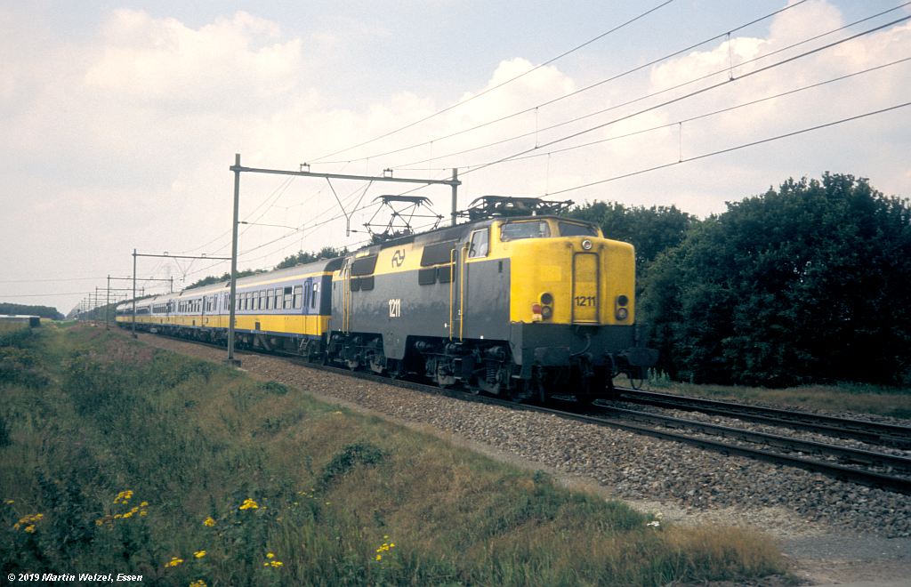 http://www.eisenbahnhobby.de/Holland/252-13_1211_America_1989-07-27_S.jpg