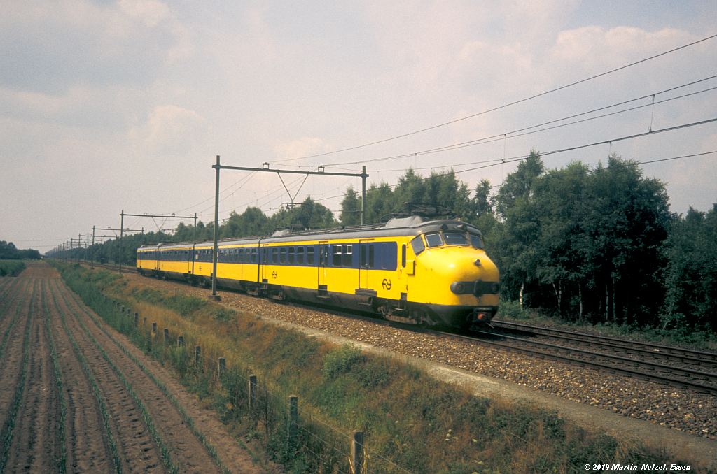 http://www.eisenbahnhobby.de/Holland/252-17_BDk1750_America_1989-07-27_S.jpg