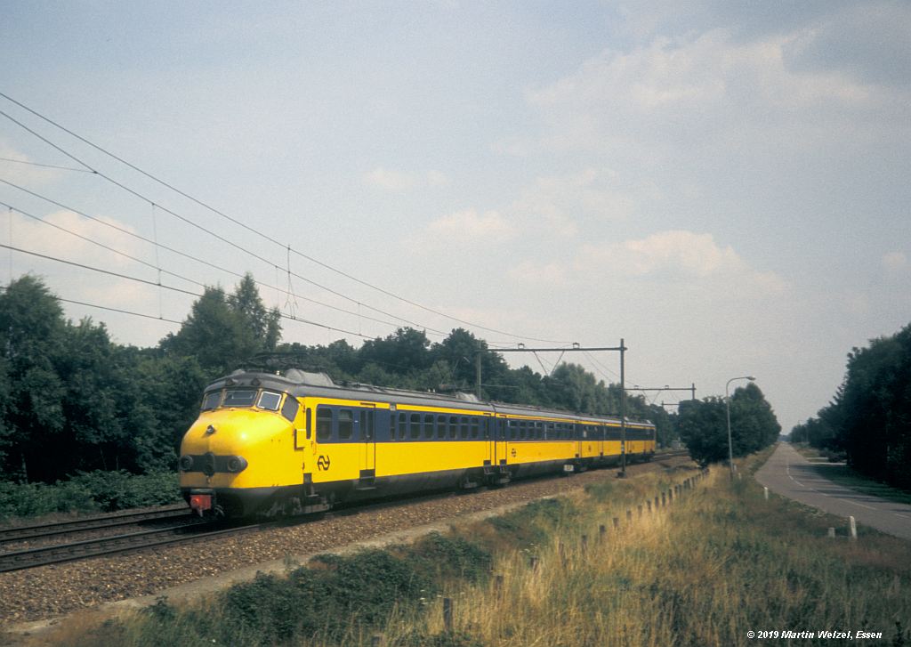 http://www.eisenbahnhobby.de/Holland/252-18_Bk1750_America_1989-07-27_S.jpg