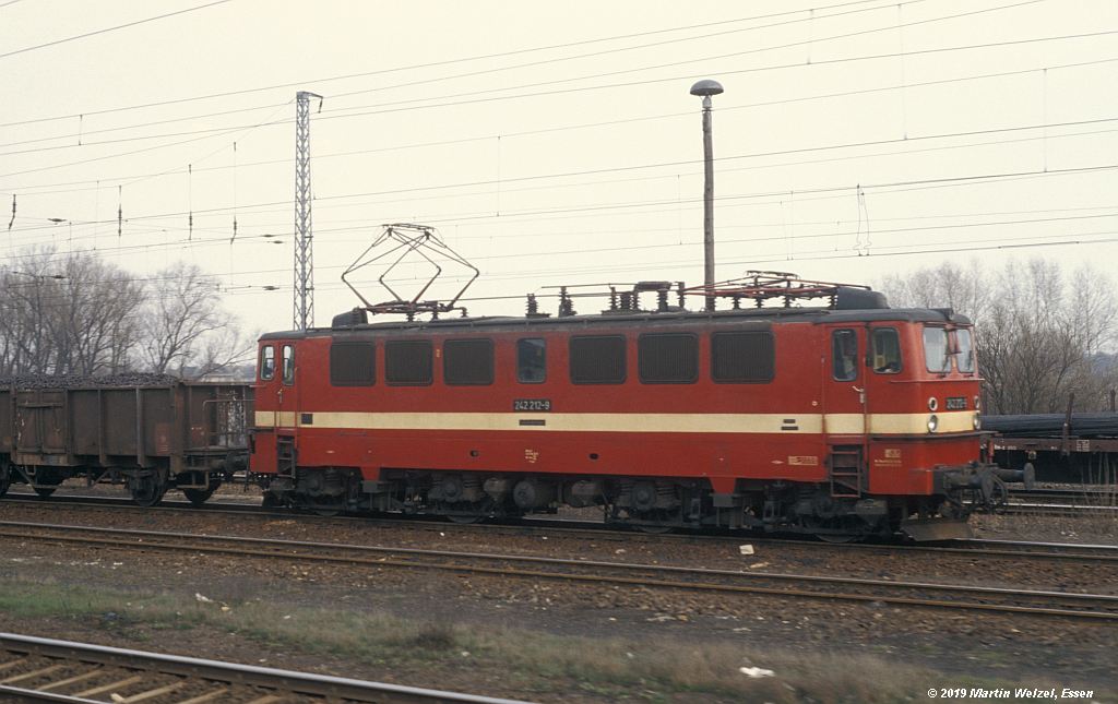 http://www.eisenbahnhobby.de/Magdeburg/146-49_242212_Biederitz_1980-04-07_S.jpg
