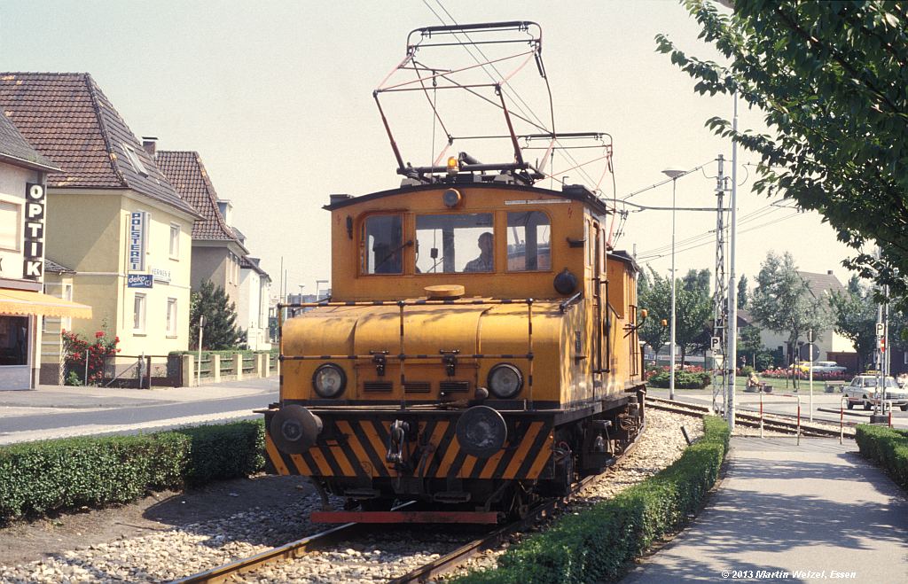 http://www.eisenbahnhobby.de/Monheim/127-36_BSM15_Monheim-Dreieck_4-7-79_S.jpg