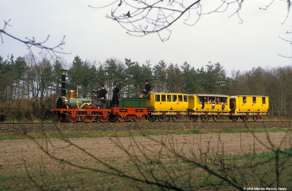 http://www.eisenbahnhobby.de/Muenster/231-31_Adler_Lippramsdorf_1985-04-21_S.jpg