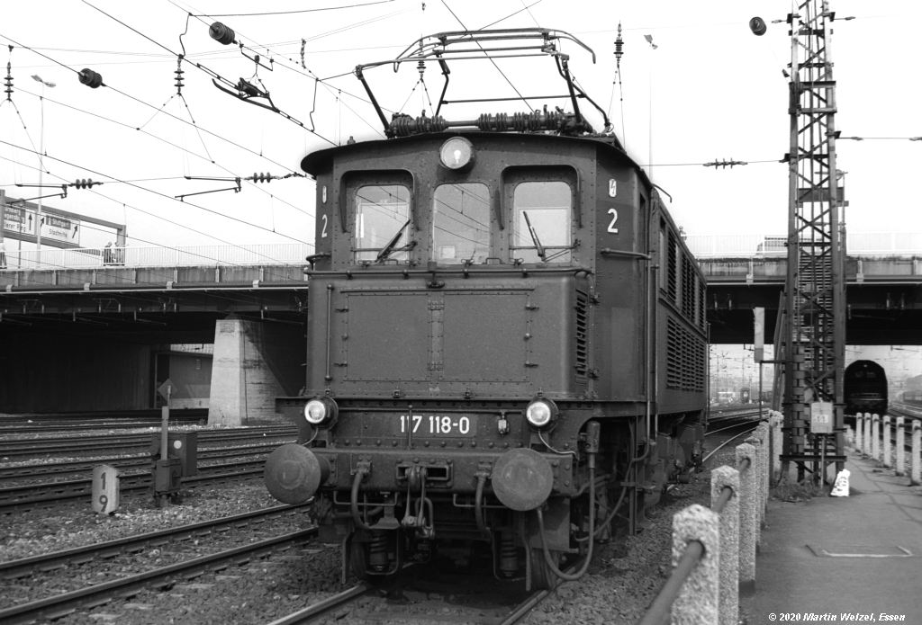 http://www.eisenbahnhobby.de/muenchen/SW373-31_117118_Muenchen-Donnersbergerbruecke_1973-08-24_S.jpg