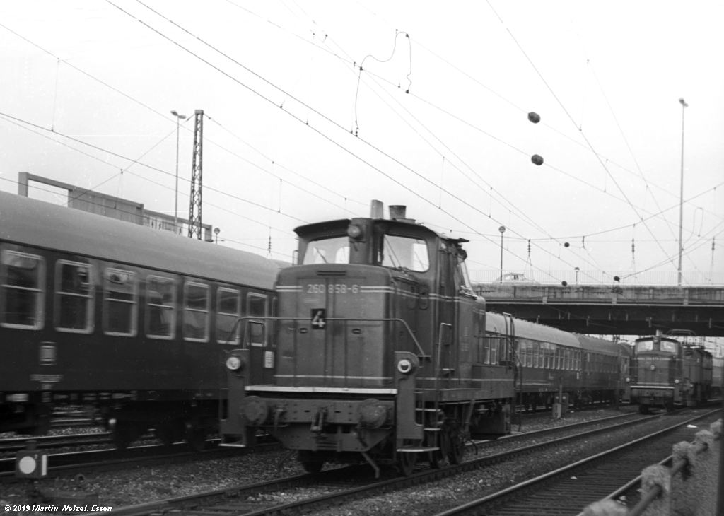 http://www.eisenbahnhobby.de/muenchen/SW375-43_260858_Muenchen-Donnersbergerbruecke_1973-08-08_S.jpg