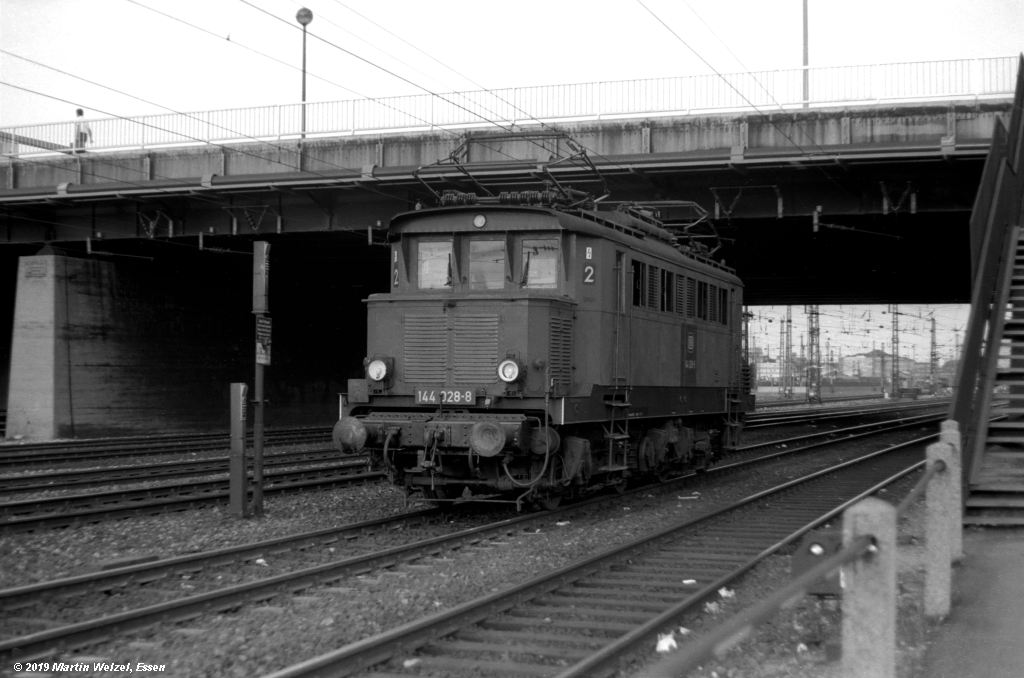 http://www.eisenbahnhobby.de/muenchen/SW376-34_144028_Muenchen-Donnersbergerbruecke_1973-08-08_S.jpg