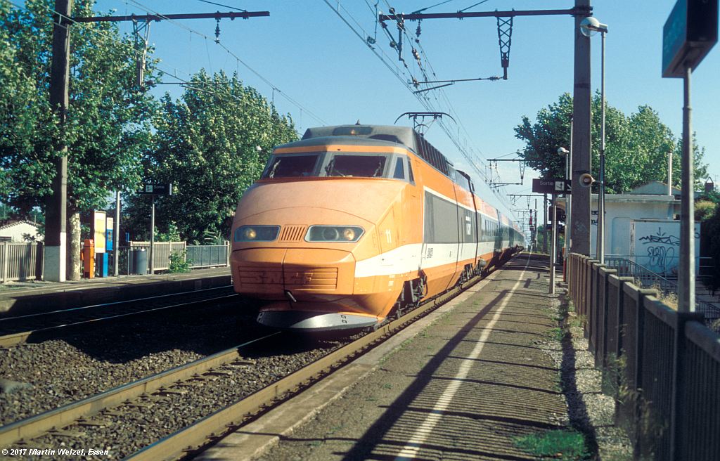 http://www.eisenbahnhobby.de/sncf/367-48_TGV23021_Frontignan_6-7-99_S.jpg