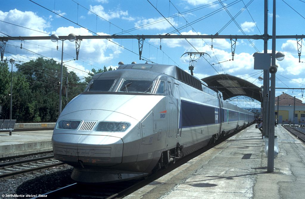 http://www.eisenbahnhobby.de/sncf/407-48_TGV23034_Avignon_11-7-00_S.jpg
