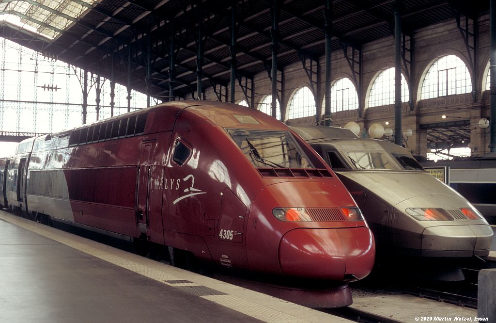 http://www.eisenbahnhobby.de/sncf/677-4_TGV43050_Paris-Nord_2005-02-21_S.jpg